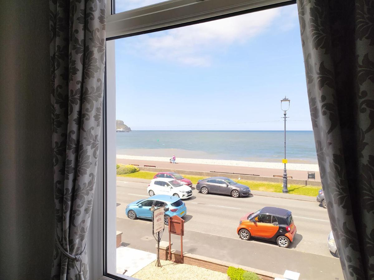 Frosty Towers Bed & Breakfast Llandudno Luaran gambar