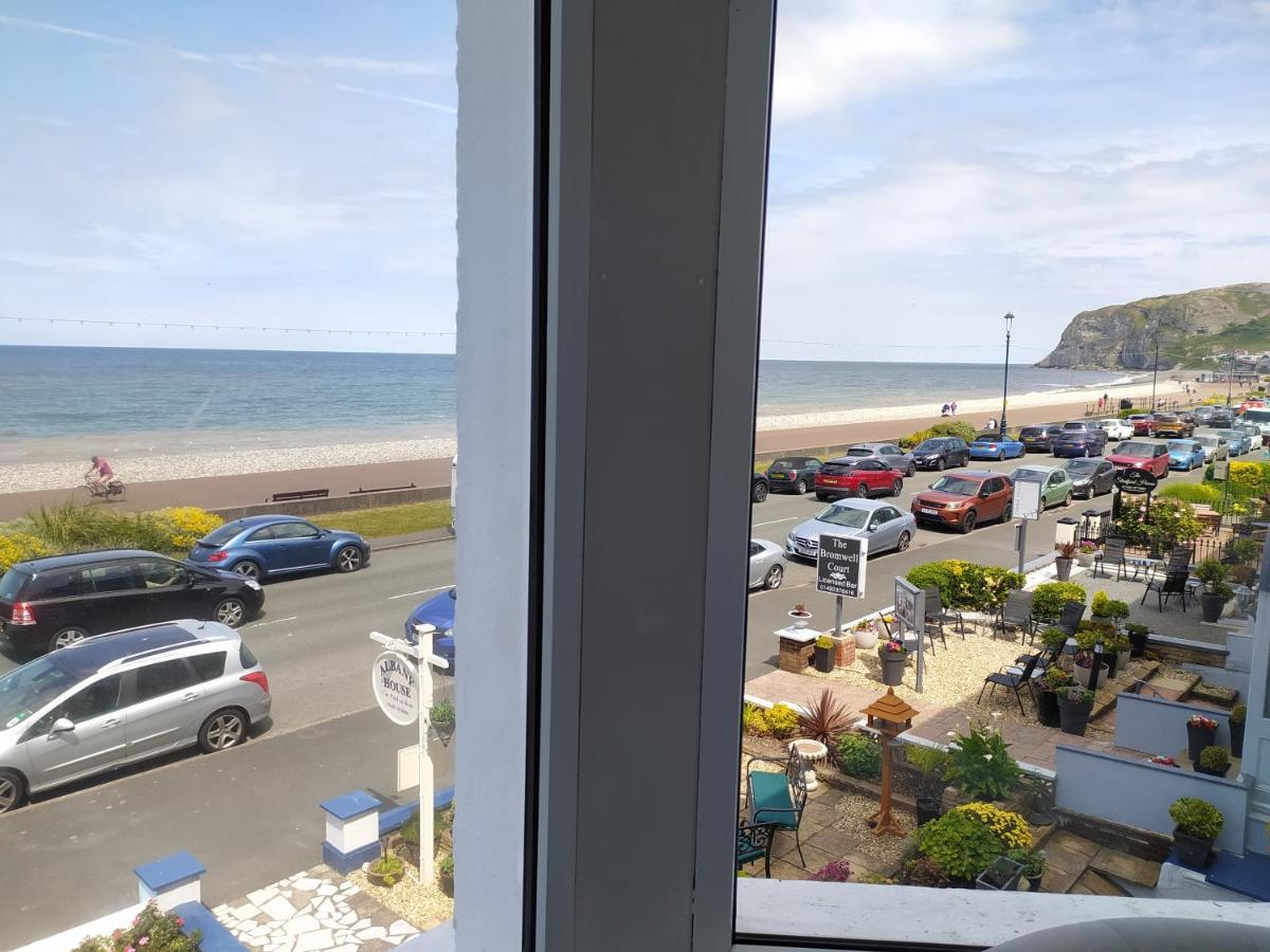 Frosty Towers Bed & Breakfast Llandudno Luaran gambar